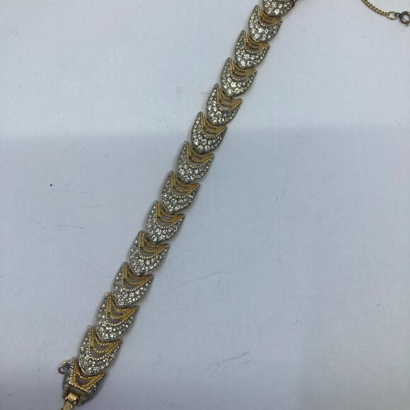 Vtg 1960 AVON de BELLEVILLE BOUCHER # 0840 gold pave rhinestone crystal brooch - Picture 1 of 3